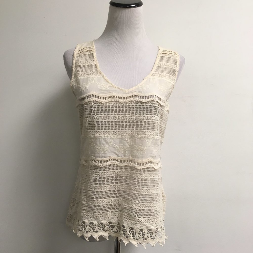 Graham & Spencer New ivory lace v neck top XS